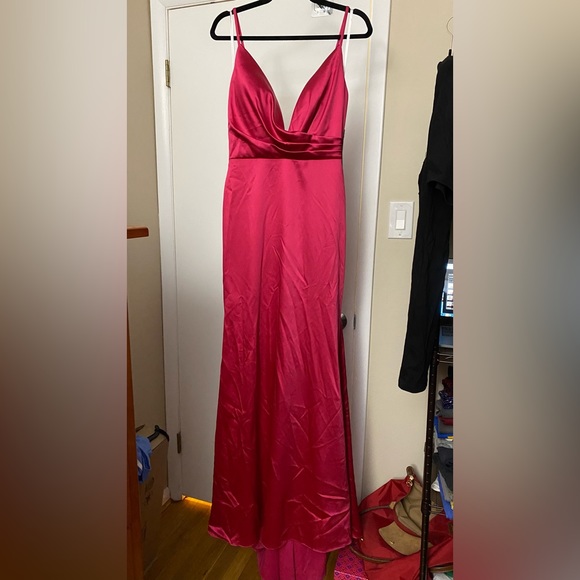 NWT Ieena for Max Duggal 26264 Plunge Faux Wrap Neck Gown in Fuchsia Size 4 - Picture 5 of 11